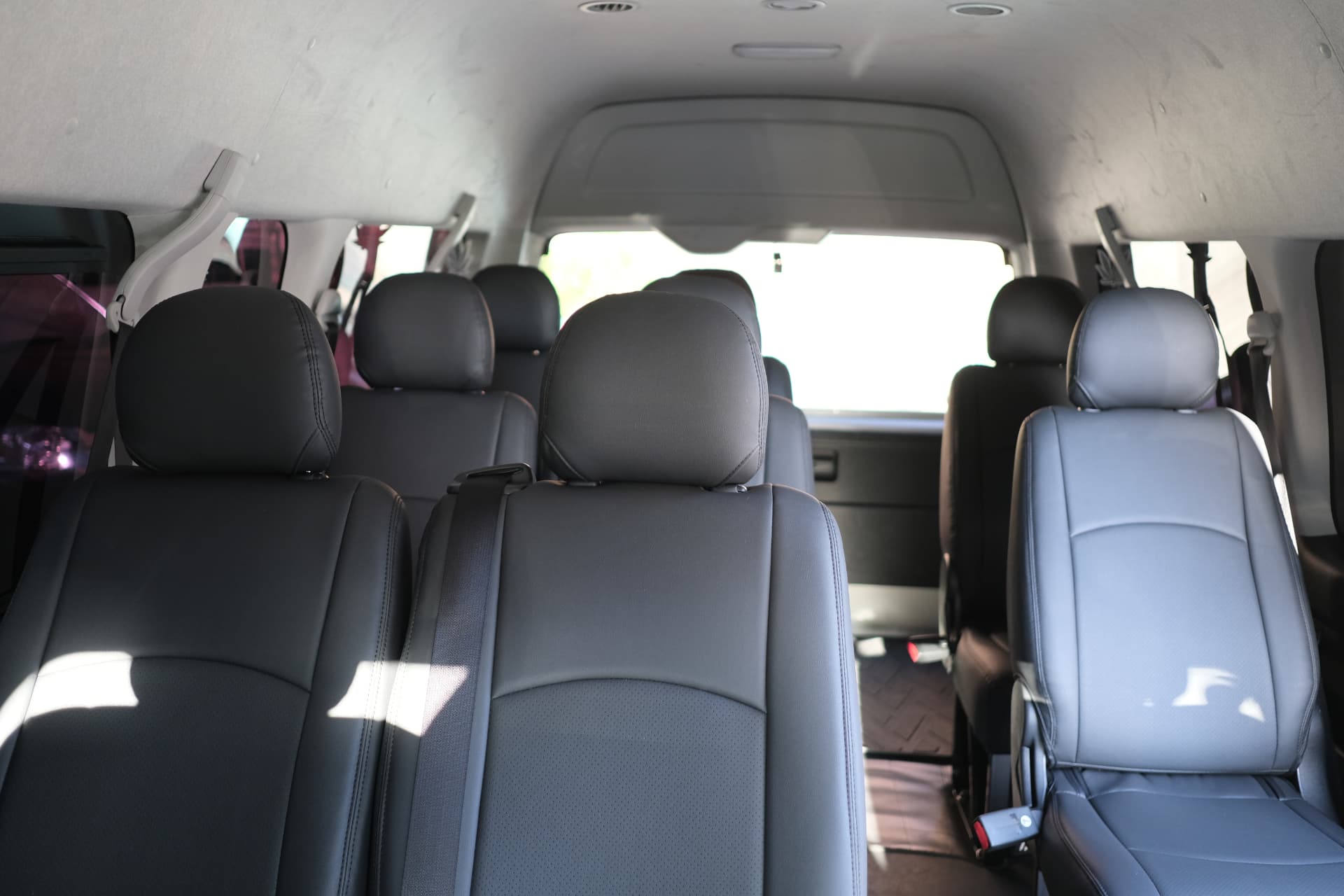 TOYOTA HiAce - 車內環境 3